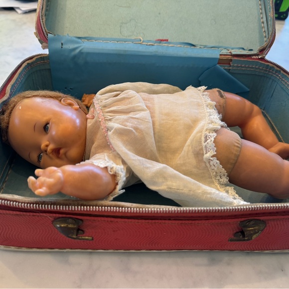 Vintage 1960s Mattel Tiny Thumbelina Doll plus her outfits & She Still Works! - Picture 4 of 17